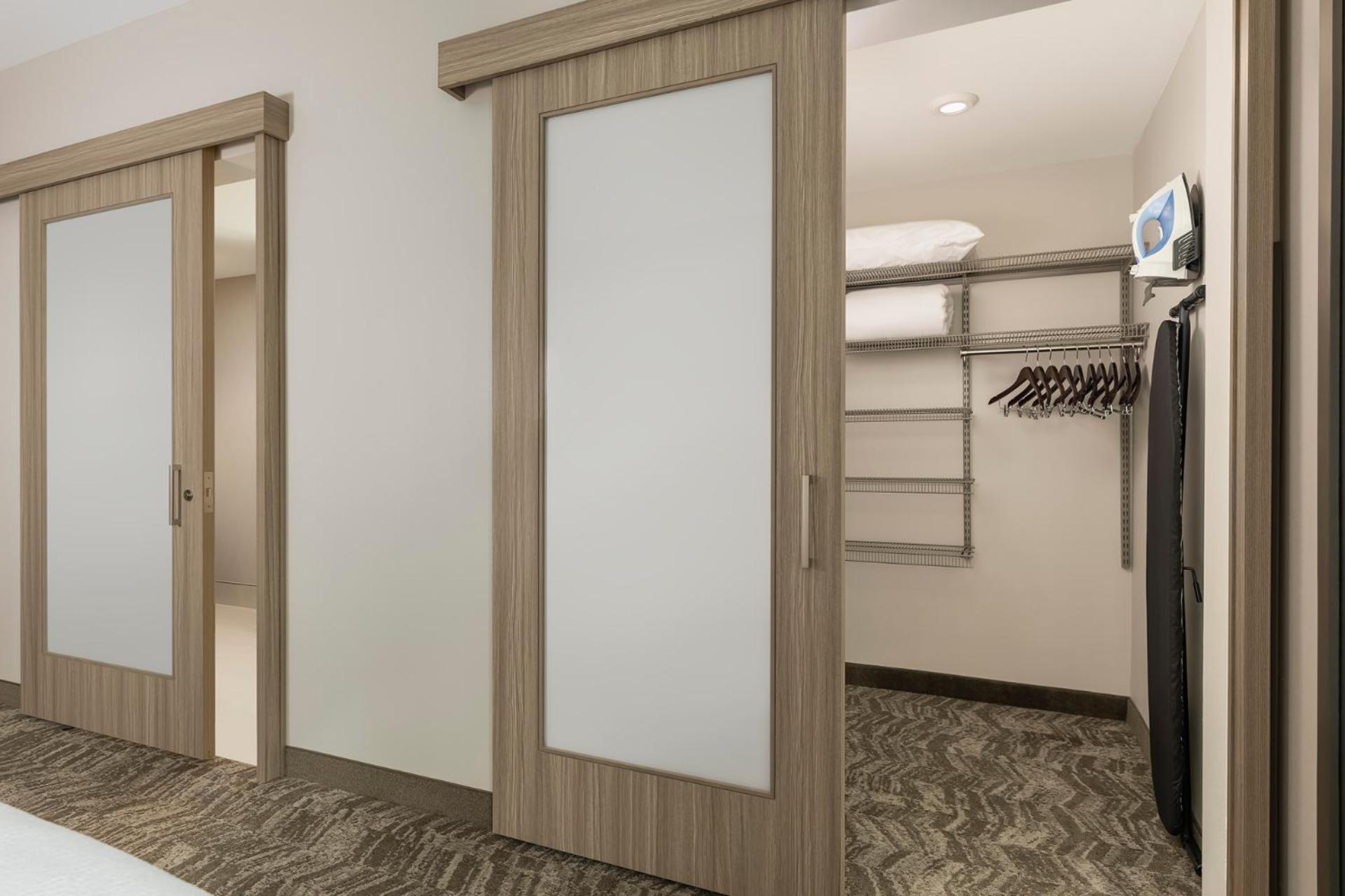 Springhill Suites By Marriott Fargo Rum bild